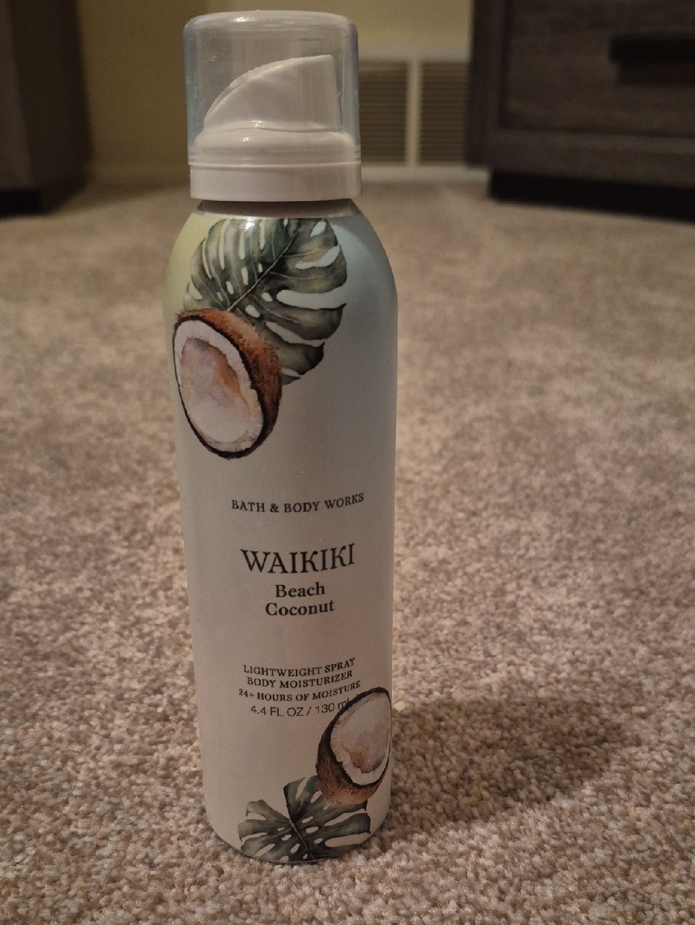 Bath & Body Works Waikiki Beach Coconut Spray Moisturizer - White & Green